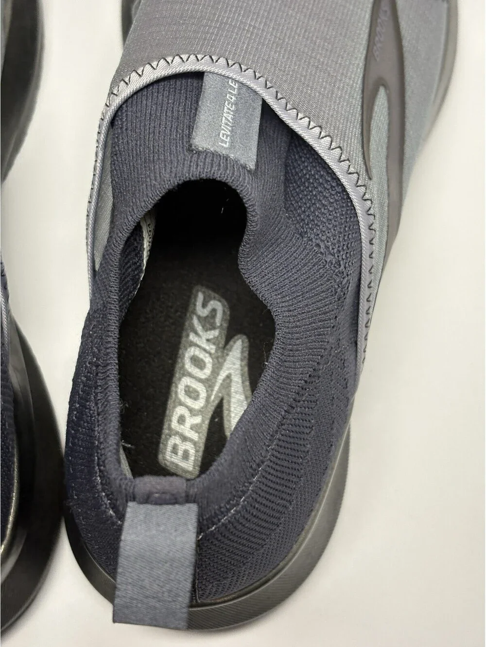 Brooks Levitate 4 LE Limited Edition Blue Mens Sneakers Size 9